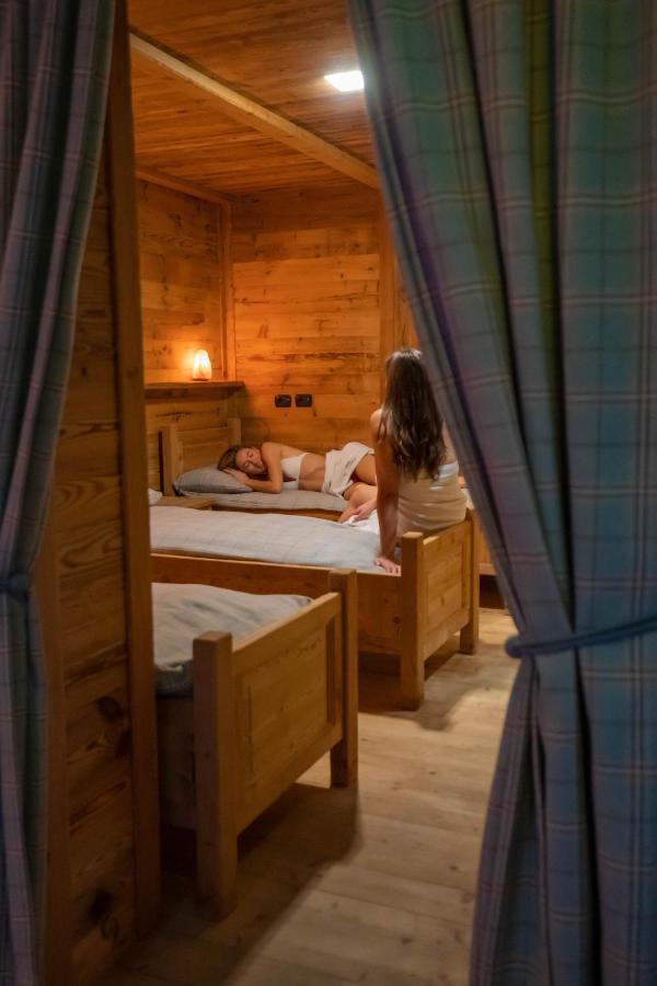 Hotel Amerikan リヴィーニョ エクステリア 写真